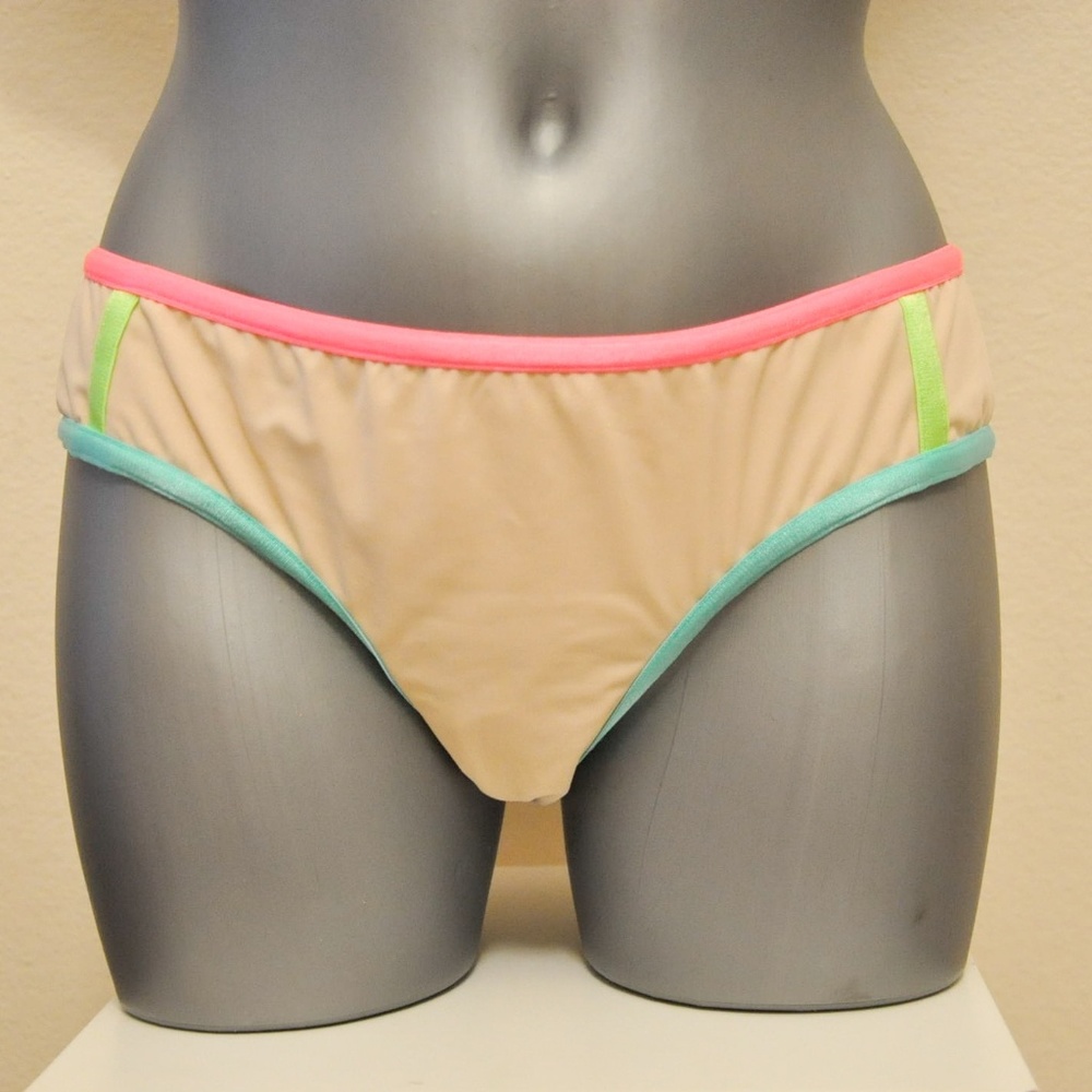 NWT VICTORIAS SECRET BOTTOM BIKINI SWIMMING SUIT S
